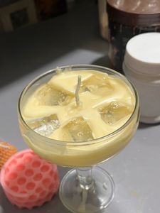 Lemon latte candle