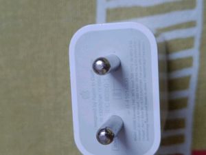 Apple 20W Power Adapter(Not Working)