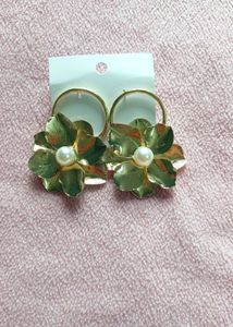 SALE 🆕Floral Pearl Earrings