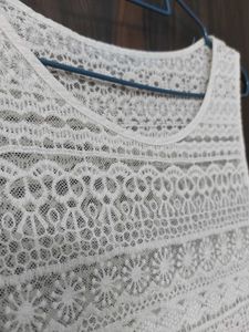 Sleeveless lace top (S)
