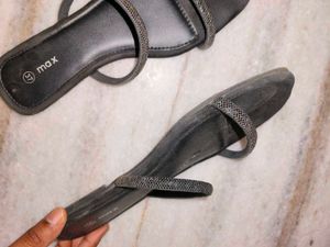 Max Shiny And black flats ( Foot wear)