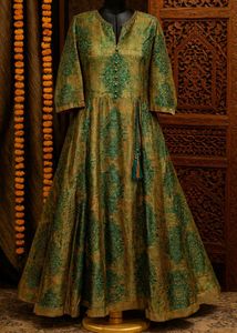 🇳🇿💫🎀Elegant Green & Gold Ethnic Gown
