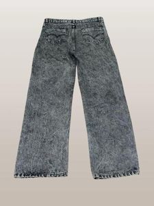 🌫️ Grey Washed Straight-Fit Jeans – 26-28 Inch”