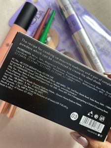 Hilary Rhoda Makeup Set (brand new)