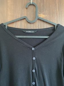 Black Lettuce Hem Crop Top