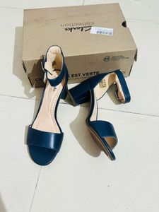 Clarks Collection Navy Heels
