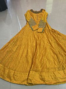 Elegant Yellow Ethnic Gown