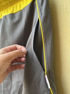 Men’s grey shorts with pockets