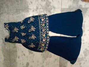 Shara With Three Piece Set