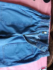 Straight Jeans With Distressed Edges