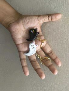 Yin-Yang Cat Keychains - 2 pcs 🤍🖤