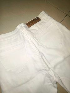 White Flared High-Waist Jeans