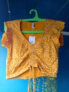 🆕Summer Mustard String Top ☀️🍍