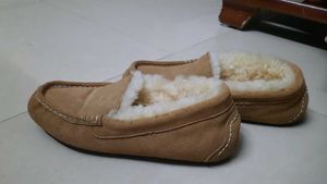 Ugg Koolaburra Women&#39;s W Lezly Tan Hard Sole Slipp