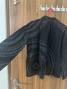 Black Shirt Type Top