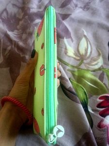 Stationary Pouch