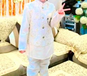 Boys&#39; White Indian Outfit - Size Unknown