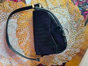 Chic Black Handbag