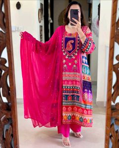 Beautifull Kurti Set With Duppata and Pant