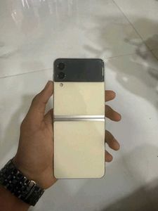 Samsung Galaxy Flip3
