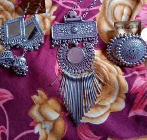 Oxidized Nackless With Two Earning