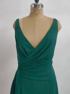 Emerald Green V-Neck Goen