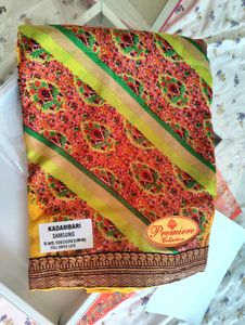 Multicolored Saree With Contrast Blouse Piece