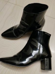 El Paso Black Ankle Boots