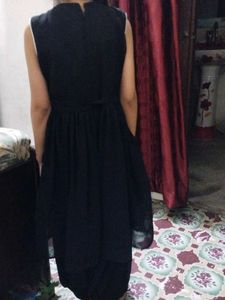 Chic Black &amp; White Sleeveless Ethnic Dress