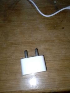 Apple Adaptor 5v=1A 5watts Charger