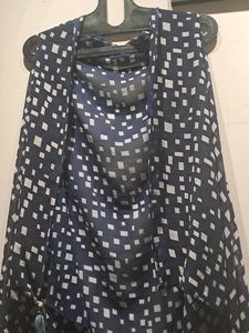 Stylish Navy &amp; White Shrug