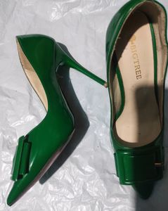 Elegant Pure Green Heels
