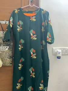 Women Crepe Kurta Pant Set