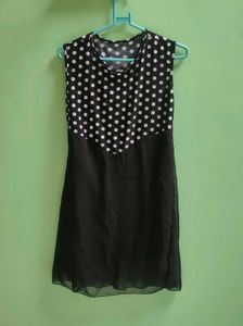 New Unused Sleeveless Top For Women