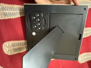 Canon Photo Frame And Canlender Clock