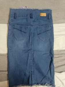 Frayed Hem Denim Pencil Skirt