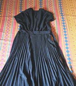 Elegant Black Midi Dress