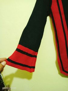 Girls. Sweater