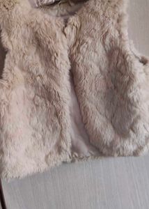 Cozy Faux Fur Vest for Girl age 5-6years