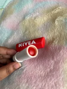 Nivea Strawberry Shine Lip Balm