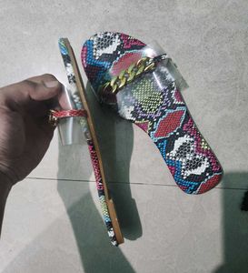 Stylish Snakeskin Print Slides