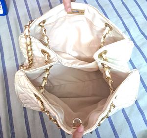 Elegant White Handbag with gold plated locket