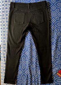 Black Skinny Fit Ankle Length Women Pants