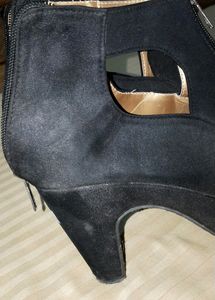 HEELS Totally New Just Tag Missing 🖤