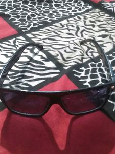 Goggles in Black Shade