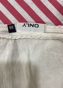 Very Pretty White Tank Top With Work Done