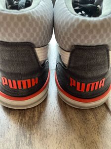 Cool PUMA Sneakers