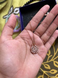 Salty gold reversible pendant
