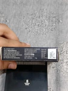 Insight Cosmetics ( illuminator + Highlighter )