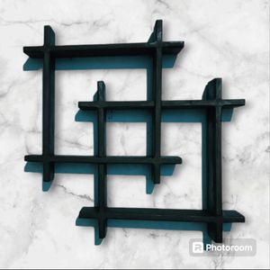 Wooden Showpiece Holder